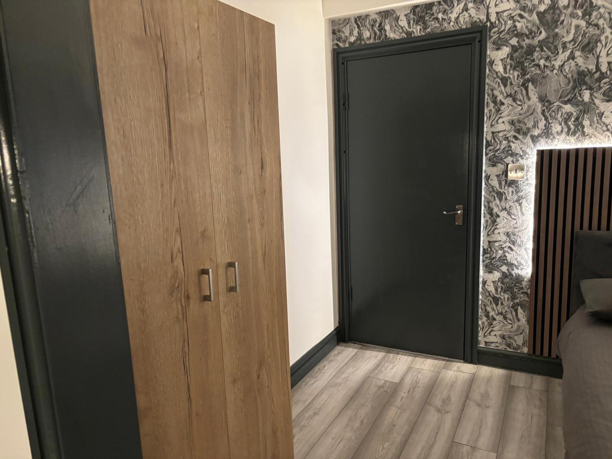 Hills View Apartment